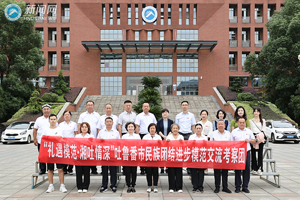34b44561861a4748a6d122a8751fe40a.jpg 李欣钰 (1).jpg